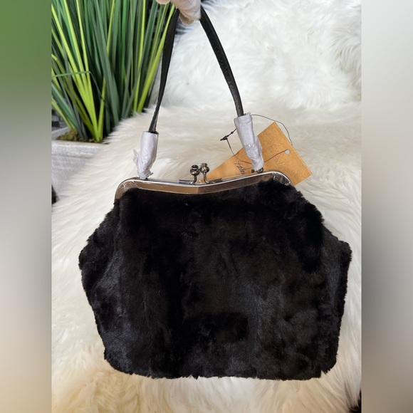NWT- Patricia Nash— Laureana Frame Satchel Black Faux Fur w/Detachable Chain - Picture 3 of 6